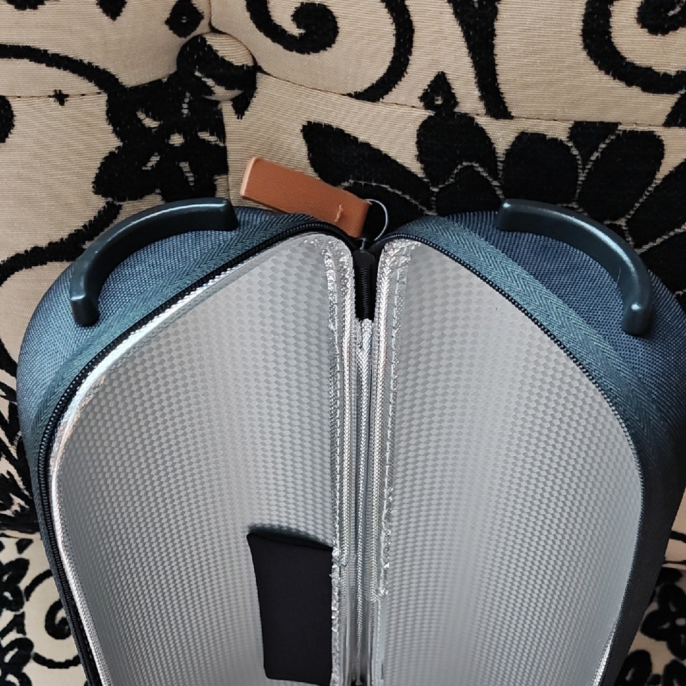 Houdini Hard Shell Case - Picture 4 of 6